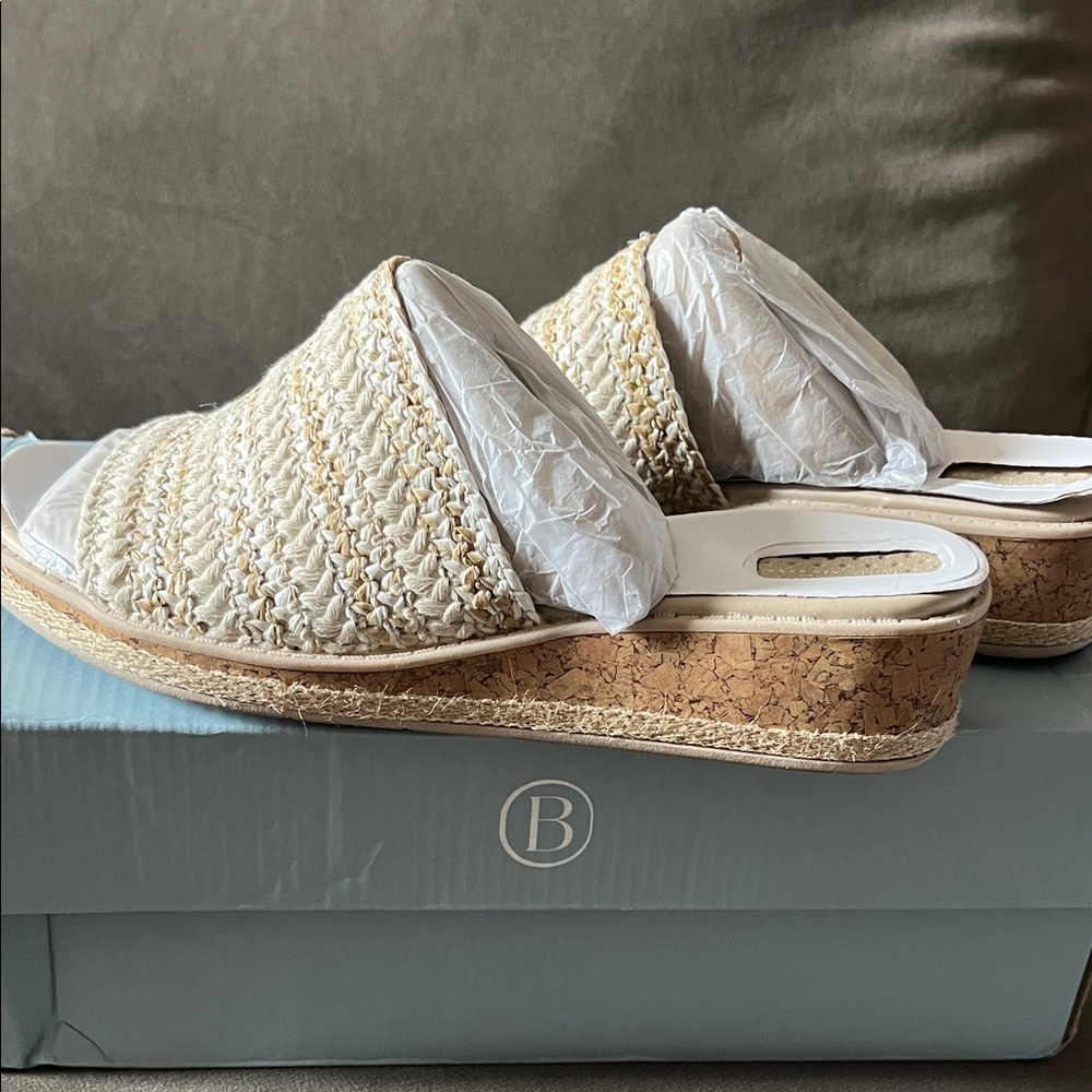 Life Stride BZees Tan Espadrille slip on wedges